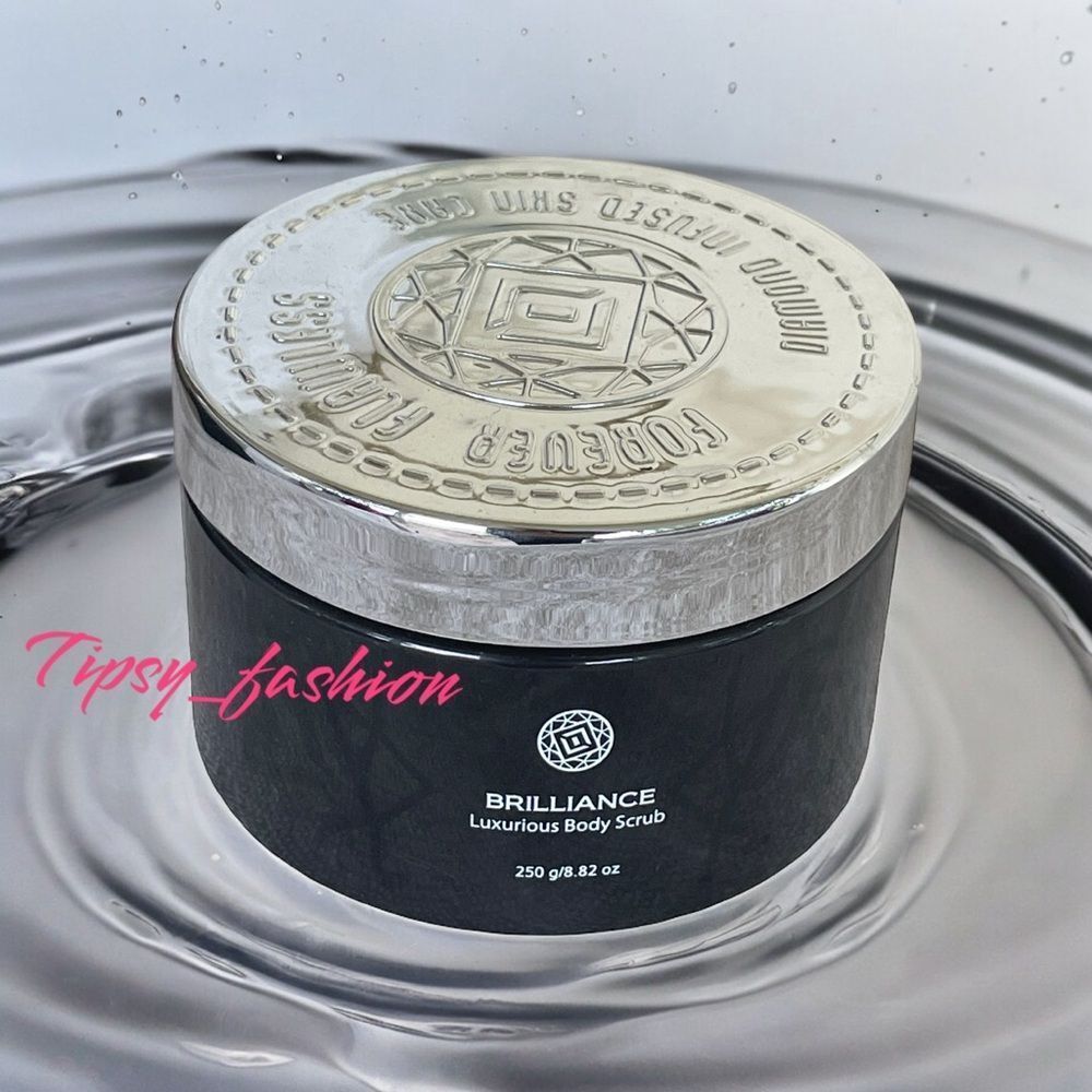 Forever Flawless Brilliance Diamond Body Scrub 8.82 oz Exfoliating NWT
